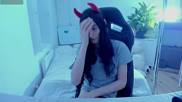 CeriseLapine online show from 13, 3, 2025