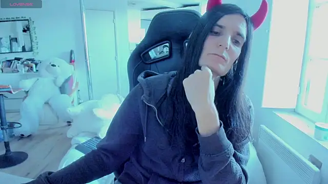 CeriseLapine online show from 15, 3, 2025