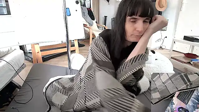 CeriseLapine online show from 4, 2, 2026