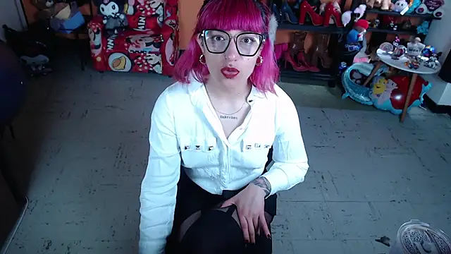 MissMiia2 online show from 4, 2, 2026