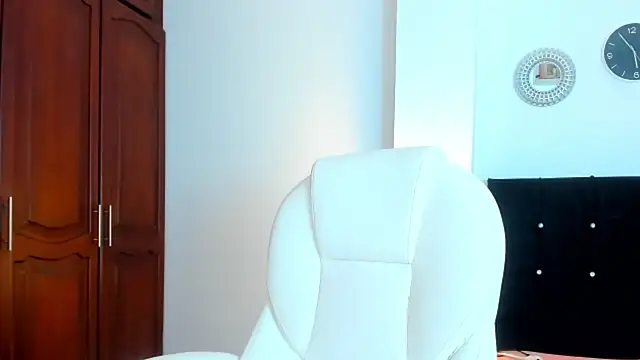 kathyajhonss online show from 13, 7, 2026
