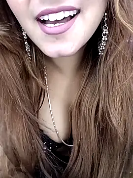 Snapshot of Diamond_queeen chatting on 8, 11, 2025 Diamond queeen online show from 8, 11, 2025