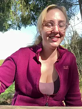 SherryOutdoor1 online show from 17, 4, 2026