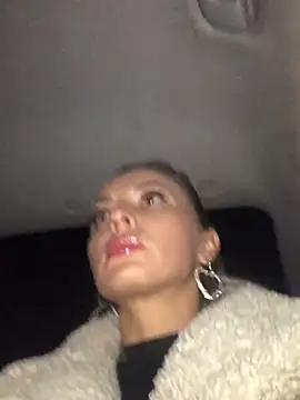 Diamond Bunny  online show from 9, 1, 2025