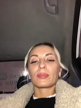 Diamond Bunny  online show from 14, 1, 2025