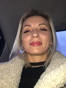 Diamond Bunny  online show from 18, 1, 2025