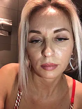 Diamond Bunny  online show from 11, 2, 2025