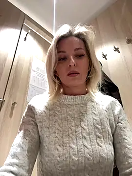 Diamond Bunny  online show from 5, 12, 2025