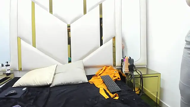 Snapshot of Criistaal_ chatting on 26, 12, 2024 Criistaal online show from 26, 12, 2024