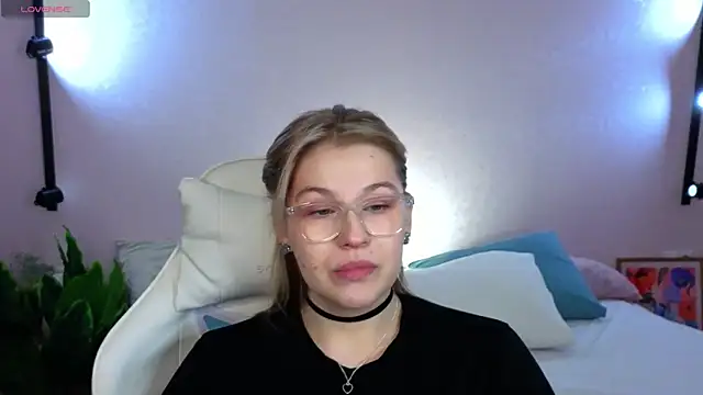 Colleen Blake online show from 13, 4, 2026