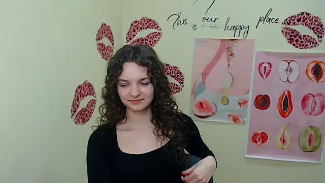  SusieSu  online show from 17, 2, 2025