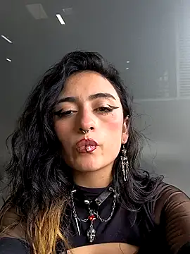 Snapshot of Lila_Desiree chatting on 4, 1, 2025 Lila Desiree online show from 4, 1, 2025