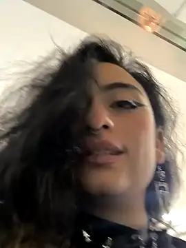 Snapshot of Lila_Desiree chatting on 5, 1, 2025 Lila Desiree online show from 5, 1, 2025