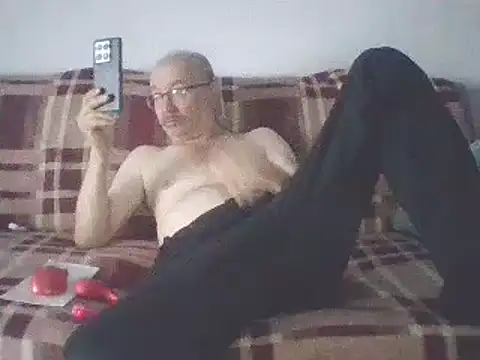 Snapshot of loverboyxxx69 chatting on 14, 3, 2025 loverboyxxx69 online show from 14, 3, 2025