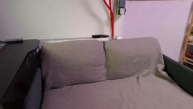 Snapshot of DrownMentallyyy chatting on 19, 2, 2025 DrownMentallyyy online show from 19, 2, 2025