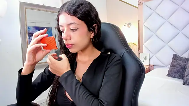 Snapshot of coraltaylor chatting on 12, 3, 2025 coraltaylor online show from 12, 3, 2025