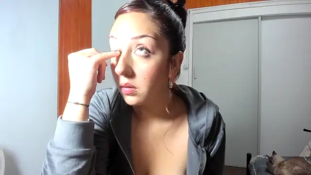 Snapshot of HeyTati chatting on 13, 2, 2025 HeyTati online show from 13, 2, 2025