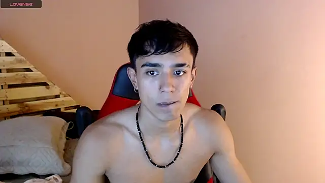 karlgiles  online show from 14, 2, 2025