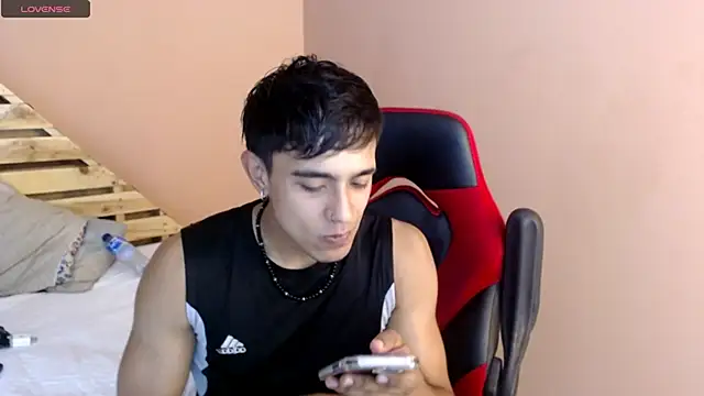 karlgiles  online show from 26, 2, 2025