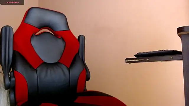 karlgiles  online show from 10, 3, 2025