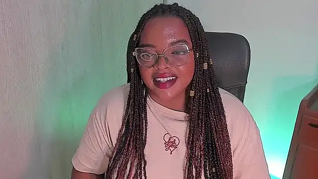 Snapshot of conielaurenth chatting on 15, 7, 2026 conielaurenth online show from 15, 7, 2026