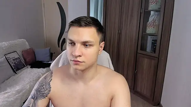 handsome guy01 online show from 21, 9, 2025