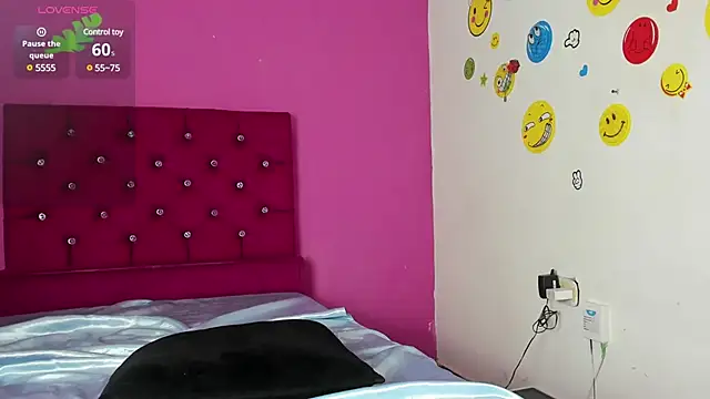 tiffany Bitch online show from 31, 1, 2025