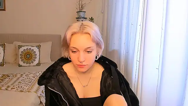 VelvetVixen155 online show from 18, 2, 2025