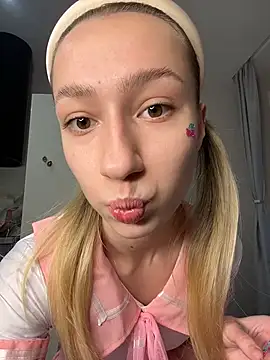 Lia  Love online show from 1, 12, 2025