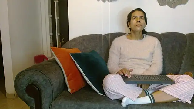 Vanessa Aniston online show from 17, 4, 2026