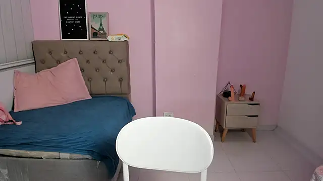 Snapshot of lauren_rios7 chatting on 9, 10, 2025 lauren rios7 online show from 9, 10, 2025