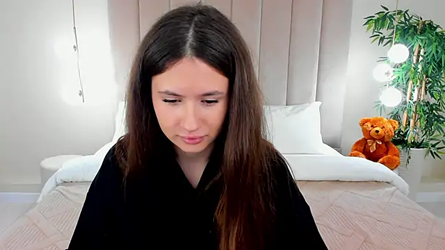 milaleoneli online show from 9, 11, 2025