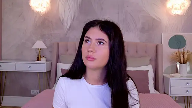 Snapshot of milaleoneli chatting on 14, 7, 2026 milaleoneli online show from 14, 7, 2026