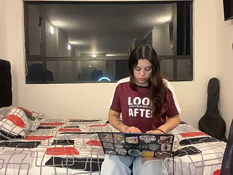 Scarlett Jazmin online show from 12, 2, 2025