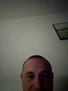 Snapshot of Vipbus chatting on 8, 10, 2025 Vipbus online show from 8, 10, 2025