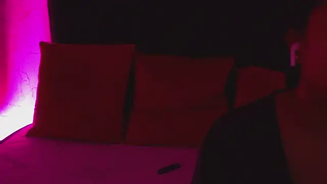 Snapshot of IzzyyBeelmonth chatting on 7, 12, 2024 IzzyyBeelmonth online show from 7, 12, 2024