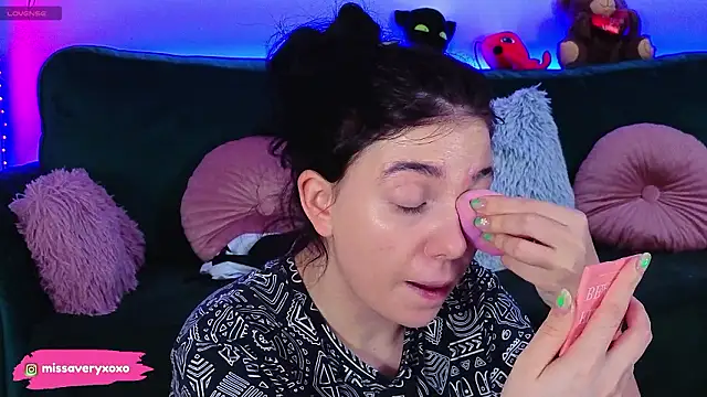 AveryWillow online show from 24, 3, 2026