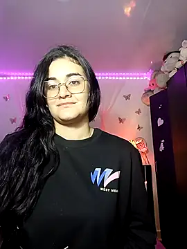 Hanna Kinsley online show from 4, 1, 2025