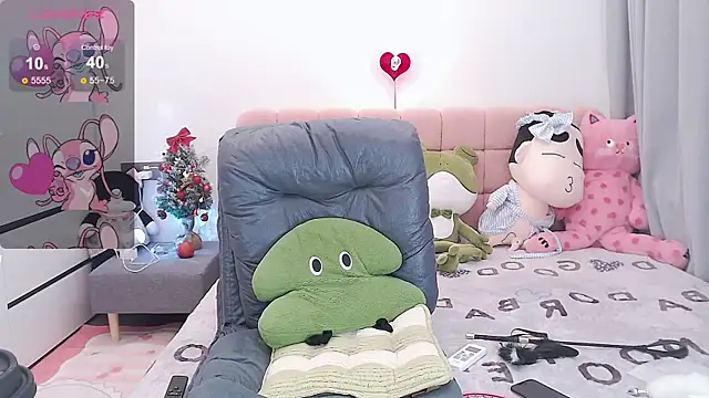 Snapshot of Xiaomi-Angela chatting on 5, 1, 2025 Xiaomi-Angela online show from 5, 1, 2025