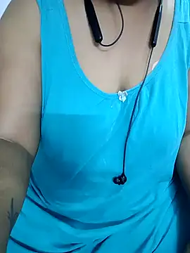 Snapshot of Yours_Radika chatting on 1, 1, 2025 Yours Radika online show from 1, 1, 2025