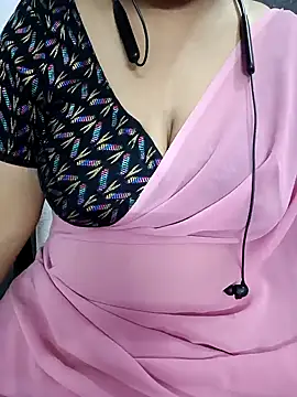 Snapshot of Yours_Radika chatting on 3, 1, 2025 Yours Radika online show from 3, 1, 2025