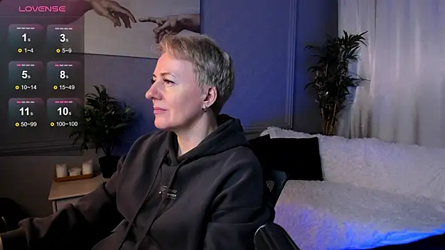 Nika Smit online show from 28, 2, 2025