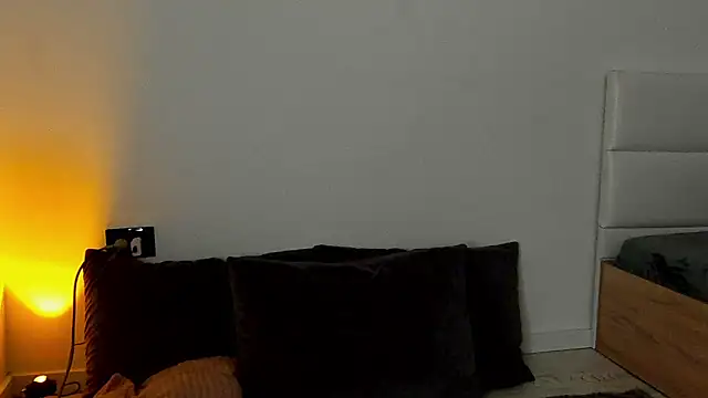 IvyKaelani online show from 2, 2, 2025