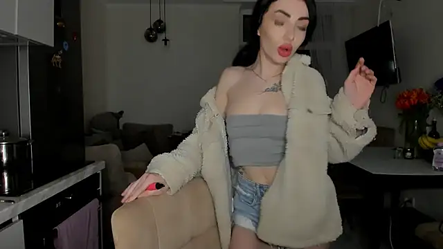 NancyLovee  online show from 18, 4, 2026
