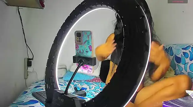 Nenita Hot  online show from 11, 3, 2025