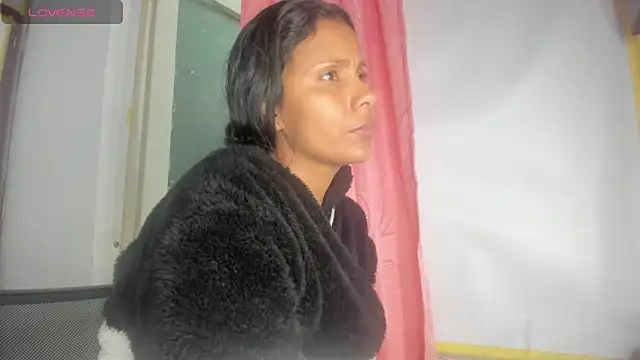 Nenita Hot  online show from 12, 11, 2025