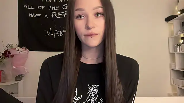 ur molly online show from 6, 3, 2026