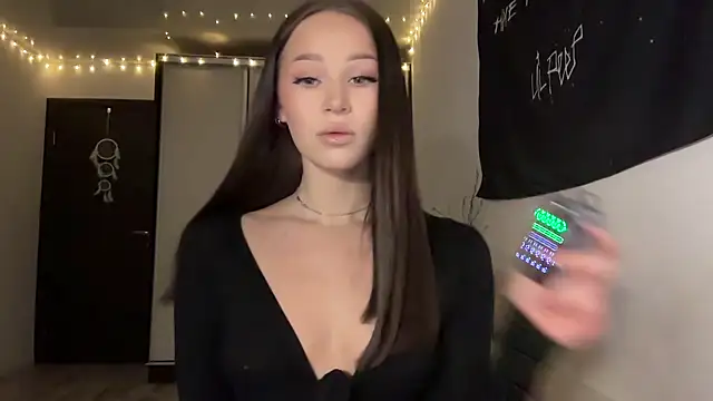 ur molly online show from 24, 3, 2026