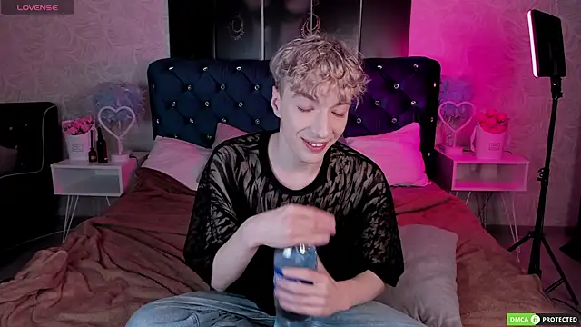 TrevorBenson online show from 6, 11, 2025