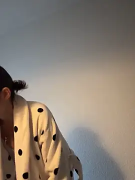 EmilyWi  online show from 10, 10, 2025